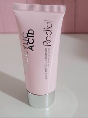 Rodial Pink Salicylic Acid Pore Refining Cleanser